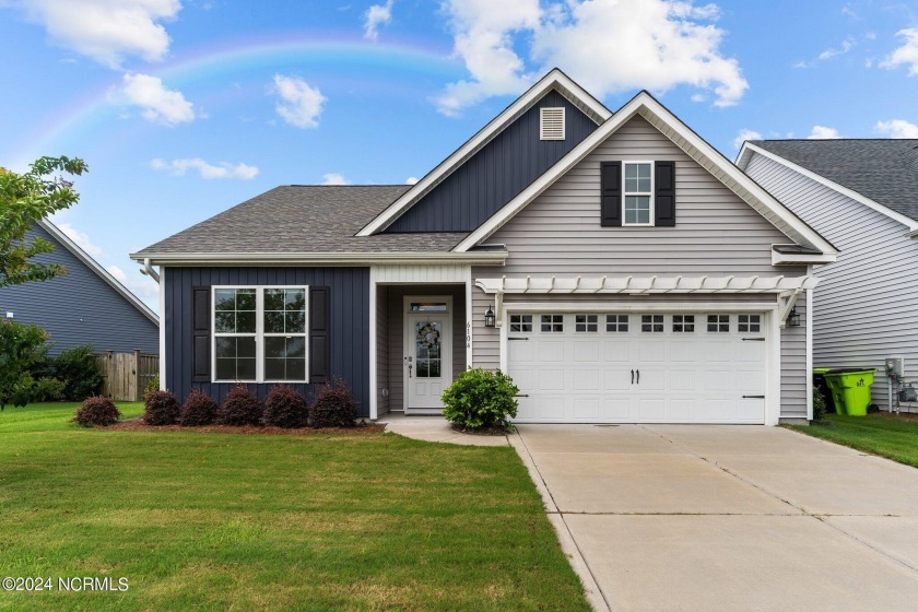 Welcome to 6104 Sand Ridge!  A stunning 3 bedroom and 3 bathroom - Beach Home for sale in Wilmington, North Carolina on Beachhouse.com