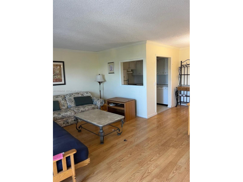 Well-maintained 1-bedroom, 1.5-bath condo offering 720 sq ft of - Beach Condo for sale in Boca Raton, Florida on Beachhouse.com