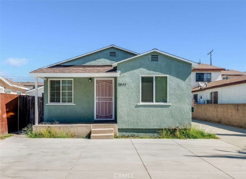 Welcome to this exceptional property featuring two distinct - Beach Townhome/Townhouse for sale in Long Beach, California on Beachhouse.com