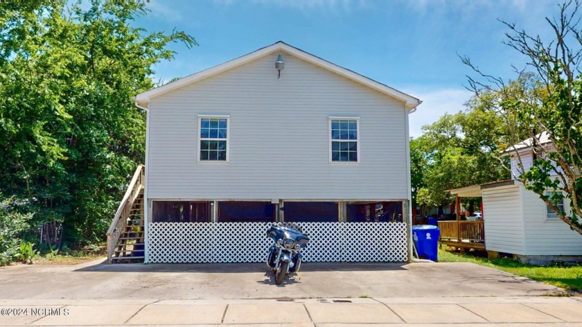 This fantastic property located just 3 blocks from the beach - Beach Townhome/Townhouse for sale in Carolina Beach, North Carolina on Beachhouse.com