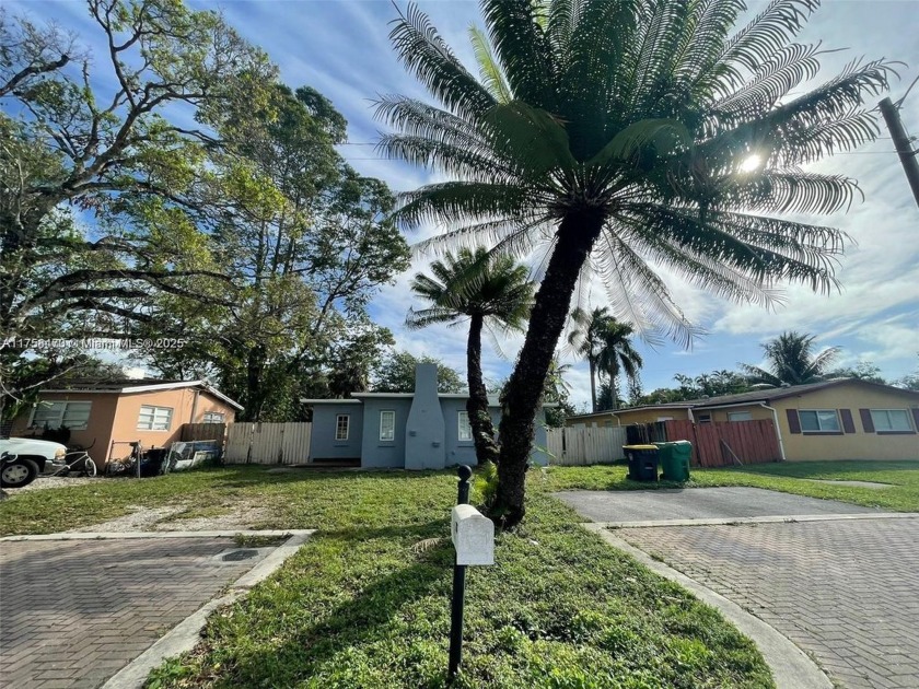 Investment opportunity.  NO HOA makes this for an  rental. The - Beach Home for sale in Dania, Florida on Beachhouse.com