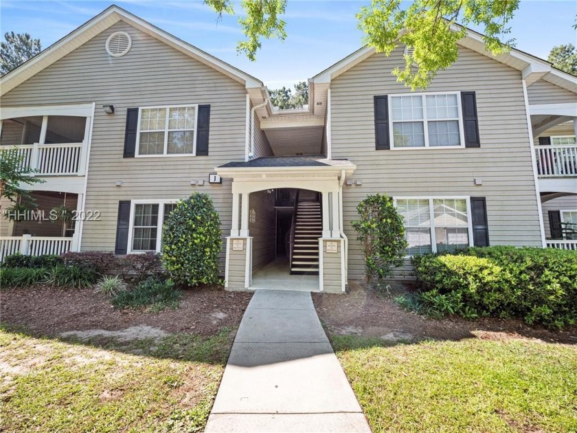 This is a great 3 BR/2 BA, top floor villa w/ a large GARAGE - Beach Condo for sale in Bluffton, South Carolina on Beachhouse.com