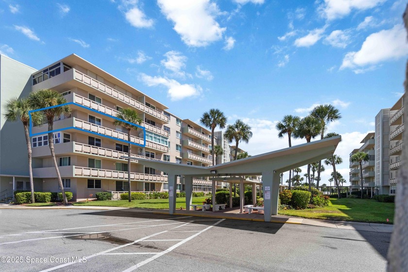 Bright and spacious 1-bedroom corner unit with wraparound - Beach Condo for sale in Cocoa Beach, Florida on Beachhouse.com
