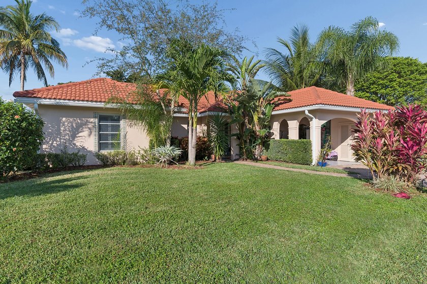 Tucked away on a quiet cul-de-sac in the prestigious - Beach Home for sale in Boynton Beach, Florida on Beachhouse.com