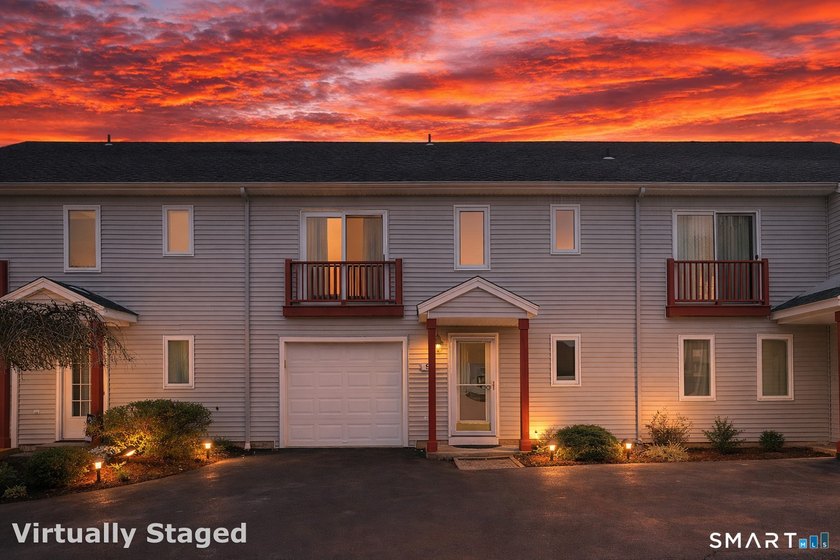 *** HIGHEST AND BEST offers due Monday 3/16 by 5pm *** Rarely - Beach Townhome/Townhouse for sale in East Haven, Connecticut on Beachhouse.com