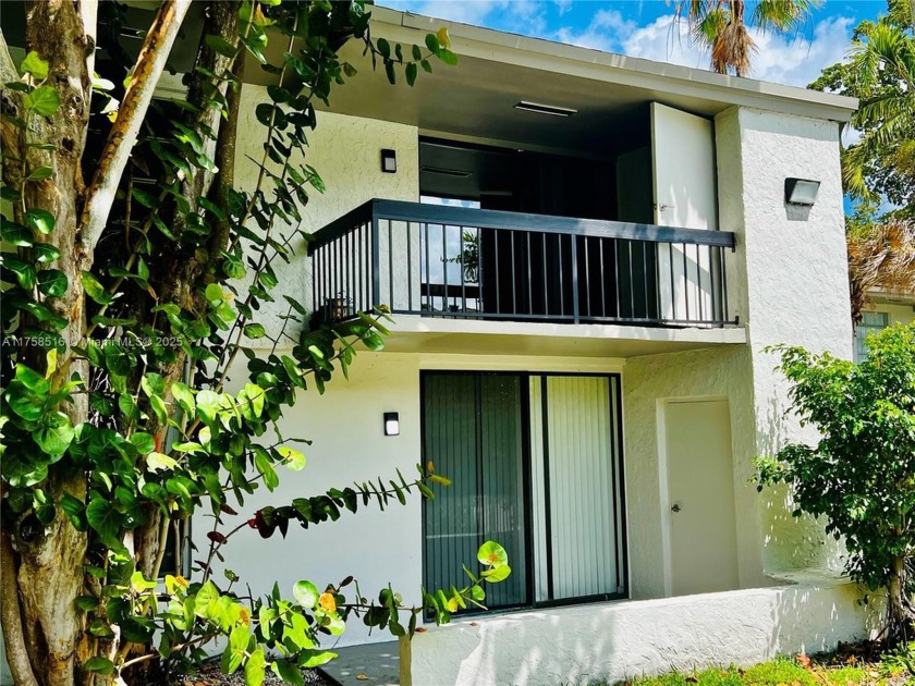 Great investment property. Located at a beautiful golf course in - Beach Condo for sale in Sunrise, Florida on Beachhouse.com