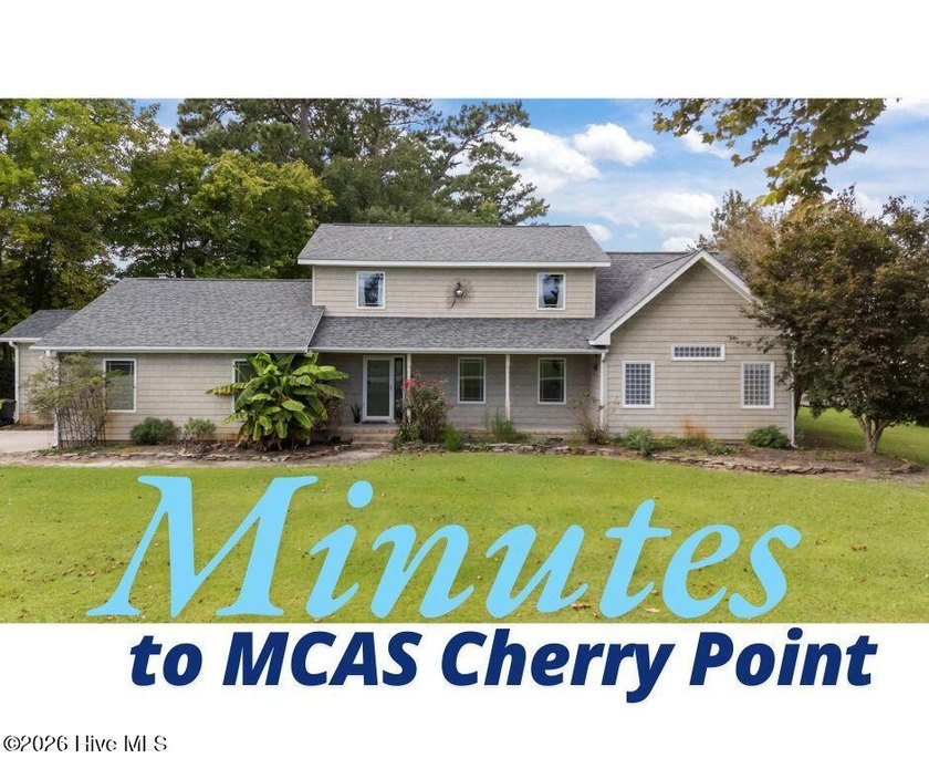 Location is everything -- and this one absolutely delivers - Beach Home for sale in New Bern, North Carolina on Beachhouse.com