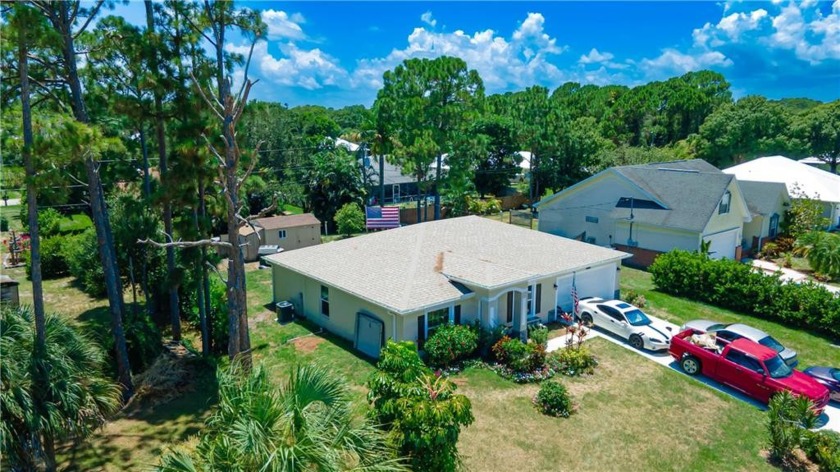 Beautiful home on a quiet street. Lots of open space and large - Beach Home for sale in Vero Beach, Florida on Beachhouse.com