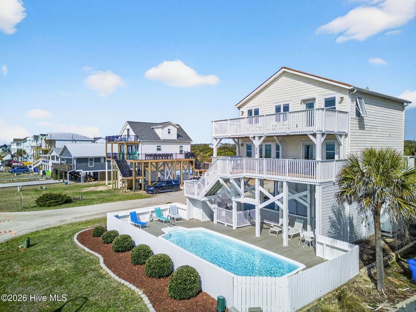 Enjoy the sweeping, unobstructed coastline views from this - Beach Home for sale in Holden Beach, North Carolina on Beachhouse.com