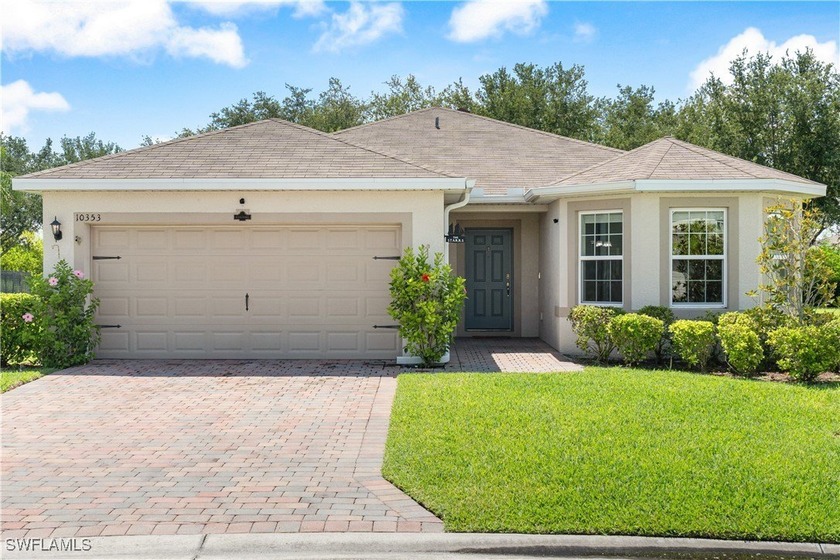 Discover this excellently maintained 3-bedroom, 2-bath home in - Beach Home for sale in Lehigh Acres, Florida on Beachhouse.com