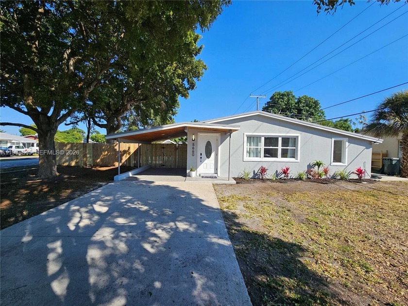 Beautifully remodeled 3BR/2BA pool home with updates you'll love - Beach Home for sale in Oakland Park, Florida on Beachhouse.com