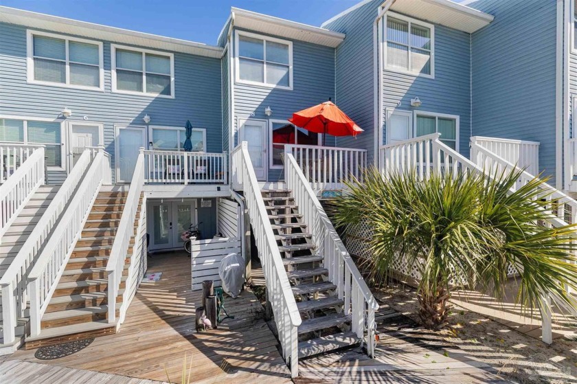 This appealing townhome is your perfect little island retreat - Beach Home for sale in Navarre Beach, Florida on Beachhouse.com