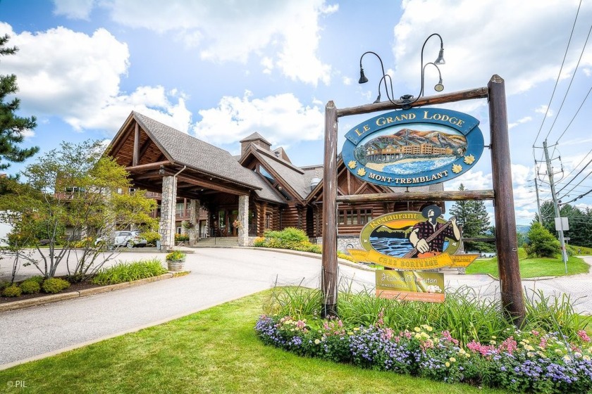 Le Grand Lodge Tremblant is perfectly located directly on the - Beach Condo for sale in Mont-Tremblant,  on Beachhouse.com