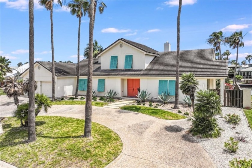 This move-in ready 5-bedroom, 4.5-bath waterfront home is a - Beach Home for sale in Port Aransas, Texas on Beachhouse.com