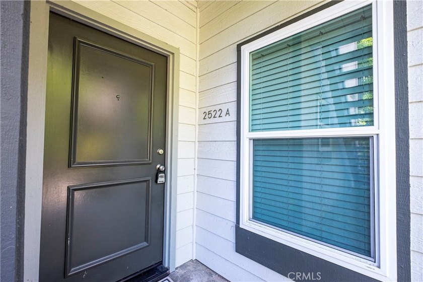 Amazing ground-level end unit, 2-bedroom, 2-full-bath home - Beach Condo for sale in Santa Ana, California on Beachhouse.com