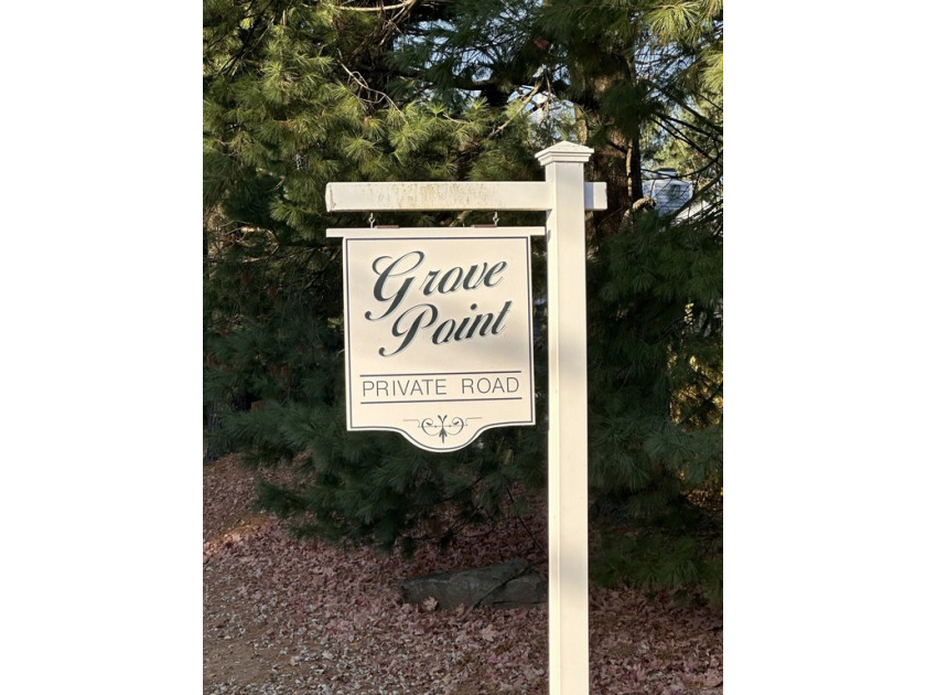 Welcome Home to Grove Point! Walk to the Beach! Ranch with - Beach Home for sale in Westport, Connecticut on Beachhouse.com