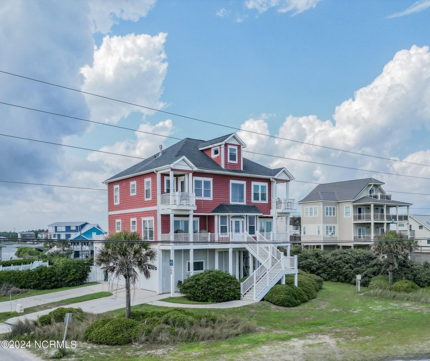 Priced to sell! One of the very few homes in North Topsail that - Beach Home for sale in North Topsail Beach, North Carolina on Beachhouse.com