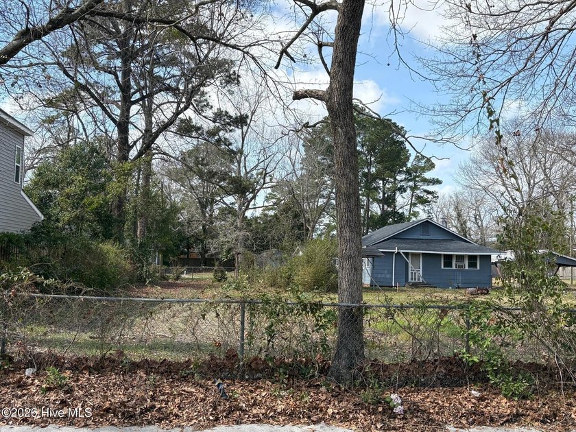 Opportunity meets location with this prime bungalow lot just off - Beach Lot for sale in Wilmington, North Carolina on Beachhouse.com