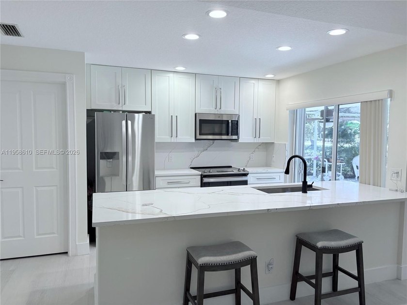 Nestled in a tucked away cul de sac in the heart of Palm Beach - Beach Home for sale in Palm Beach Gardens, Florida on Beachhouse.com