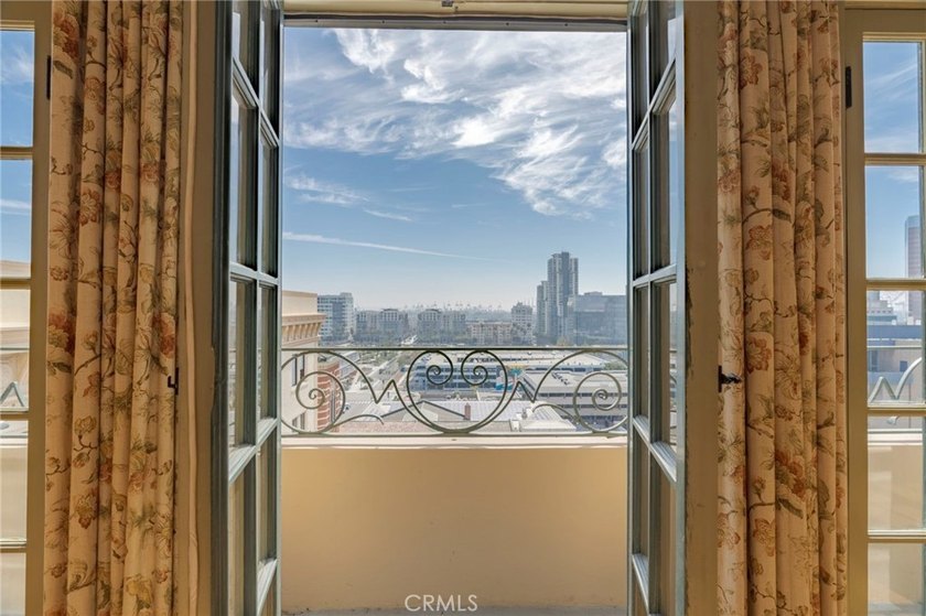 Condo For Sale in Long Beach - Beach Condo for sale in Long Beach, California on Beachhouse.com