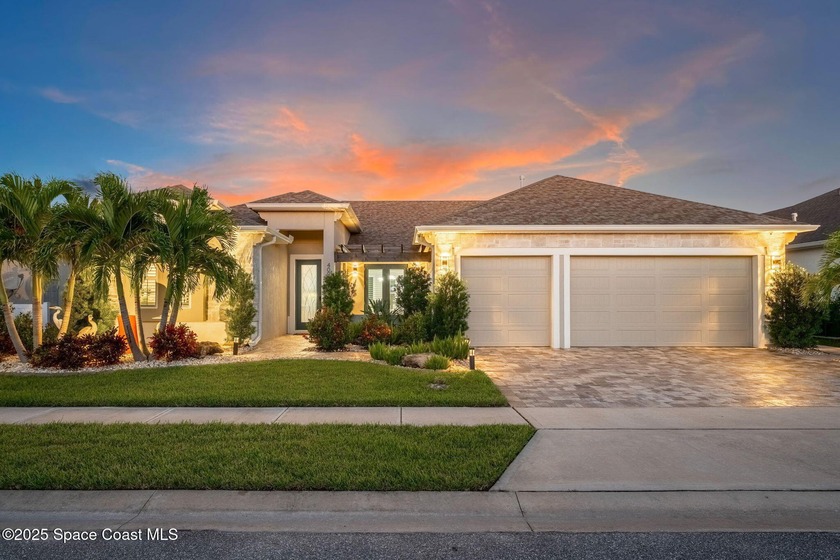 This custom-built 4-bedroom, 3-bathroom lakefront home offers - Beach Home for sale in Melbourne, Florida on Beachhouse.com