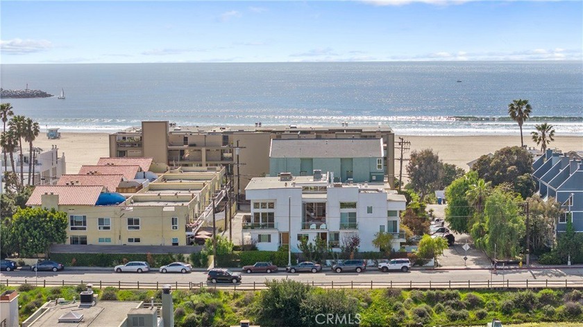 Welcome to 30 Reef #3 where ocean & canal views meet modern - Beach Condo for sale in Marina Del Rey, California on Beachhouse.com