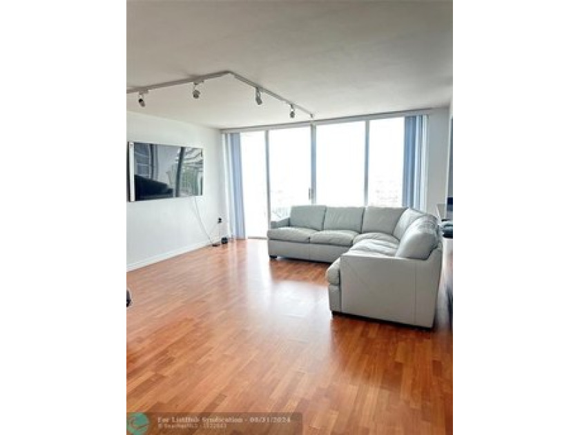 Charming 2 bedrooms and 2 bathrooms.
Close to Aventura Mall and - Beach Condo for sale in North Miami Beach, Florida on Beachhouse.com