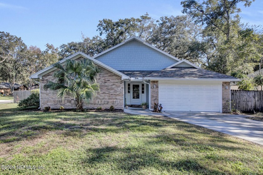 CHARMNG OPEN CONCEPT FLEMING ISLAND HOME- NO FEES! ON CUL DE - Beach Home for sale in Fleming Island, Florida on Beachhouse.com