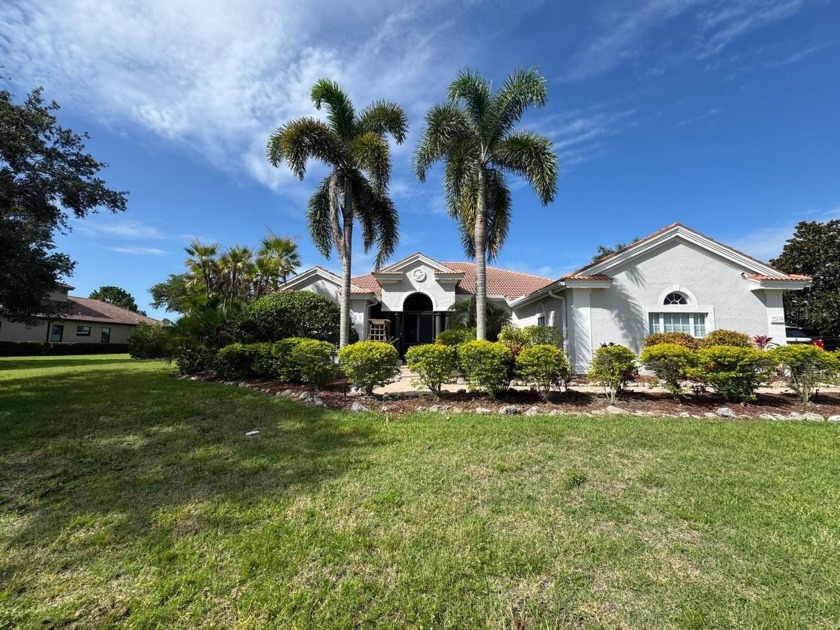 Under contract-accepting backup offers. Welcome to this stunning - Beach Home for sale in Bradenton, Florida on Beachhouse.com