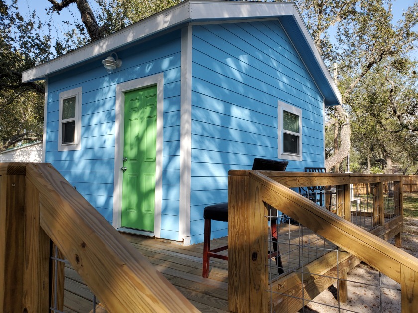 10th Street Retreat! Cute cottage tucked away on a quiet - Beach Vacation Rentals in Fulton, Texas on Beachhouse.com