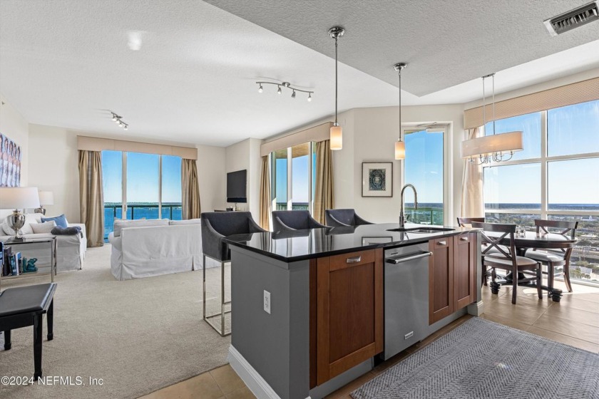 This stunning condominium on the 25th floor offers breathtaking - Beach Condo for sale in Jacksonville, Florida on Beachhouse.com