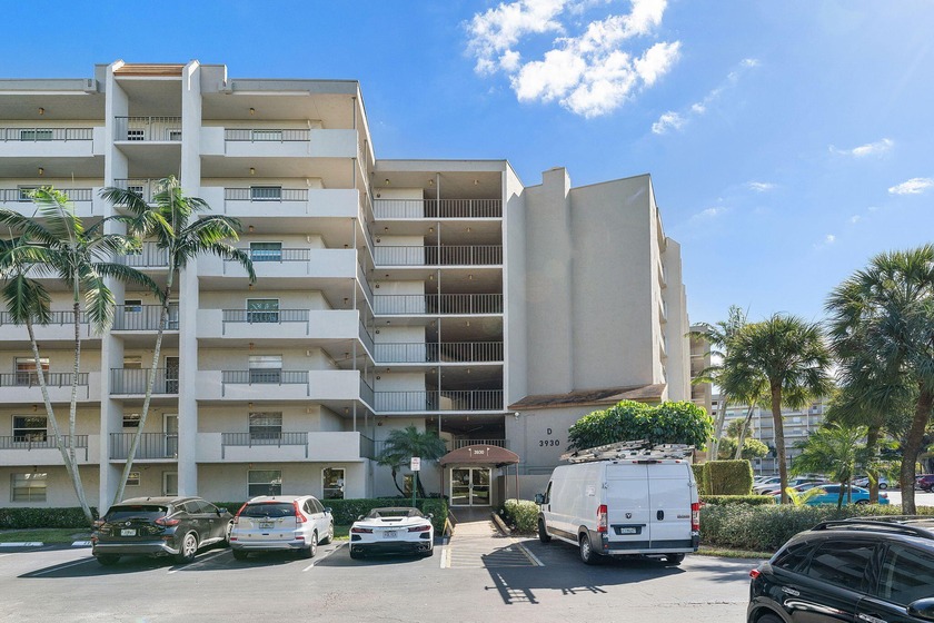Welcome to this beautifully updated condo offering a perfect - Beach Condo for sale in Lauderhill, Florida on Beachhouse.com
