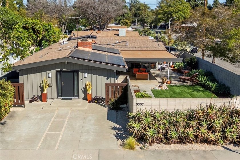 This stylish Cliff May Rancho has been significantly expanded - Beach Home for sale in Long Beach, California on Beachhouse.com