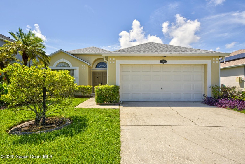 This 3-bedroom, 2-bath lakefront home in the desirable Ashwood - Beach Home for sale in Rockledge, Florida on Beachhouse.com