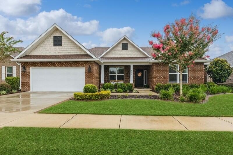 Immaculate inside and out, must see spacious all brick home - Beach Home for sale in Freeport, Florida on Beachhouse.com