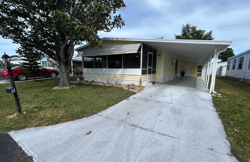 This lovely 2 bedroom, 2 bathroom home is located in the - Beach Home for sale in Edgewater, Florida on Beachhouse.com