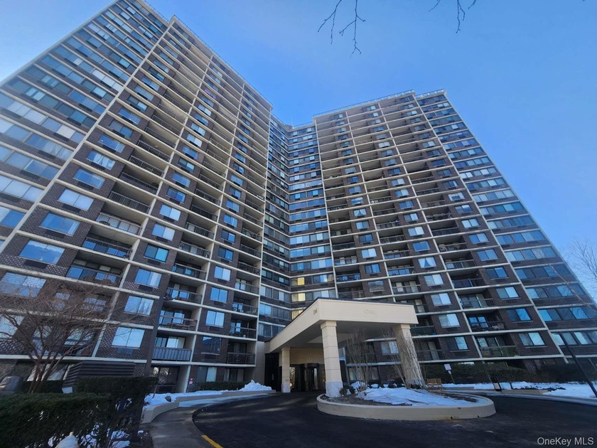 AWARD WINNING BAY CLUB CONDOMINIUM DEVELOPMENT, GATED COMMUNITY - Beach Condo for sale in Bayside, New York on Beachhouse.com