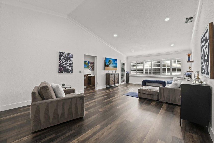 Impeccably renovated 3-bedroom, 2-bath, 1-car garage villa in - Beach Home for sale in Boca Raton, Florida on Beachhouse.com