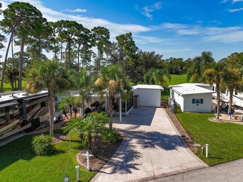 The Executive Suite features full kitchen and appliances - Beach Home for sale in Titusville, Florida on Beachhouse.com