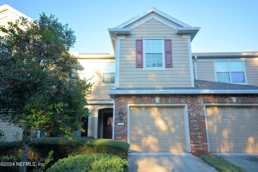 3/2 and 1  half bath townhome in exclusive and gated community - Beach Townhome/Townhouse for sale in Jacksonville, Florida on Beachhouse.com