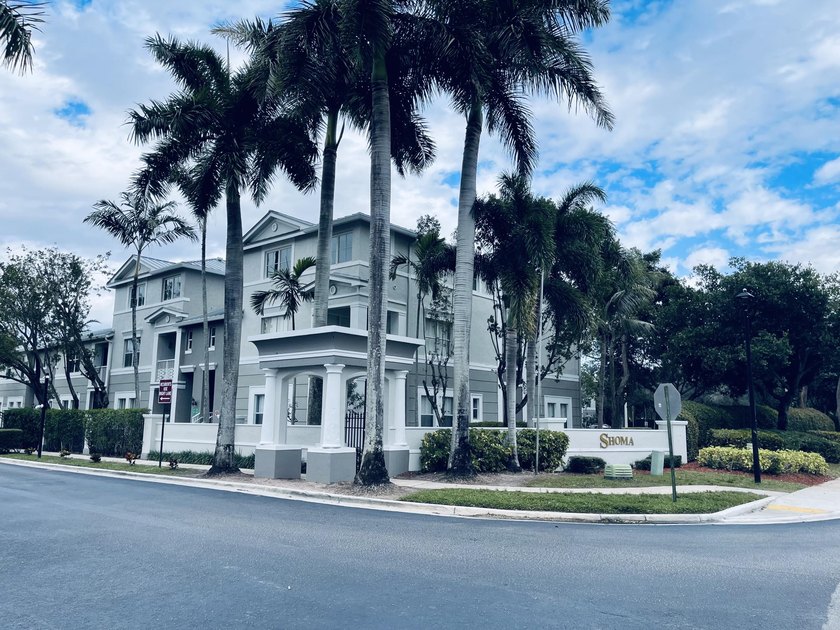 2218 Shoma Dr - Beach Townhome/Townhouse for sale in Royal Palm Beach, Florida on Beachhouse.com