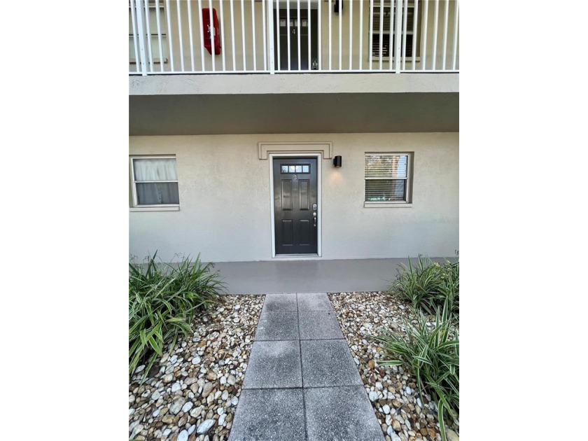 Investor alert! This charming 1-bedroom, 1-bath condo in a gated - Beach Condo for sale in Sarasota, Florida on Beachhouse.com