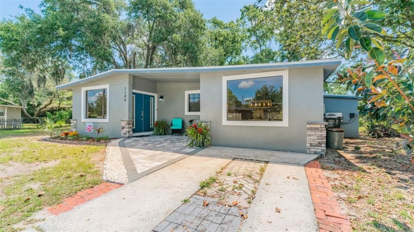 NEWLY RENOVATED HOME ON A HUGE LOT OVERLOOKING A BEAUTIFUL LARGE - Beach Home for sale in Tampa, Florida on Beachhouse.com