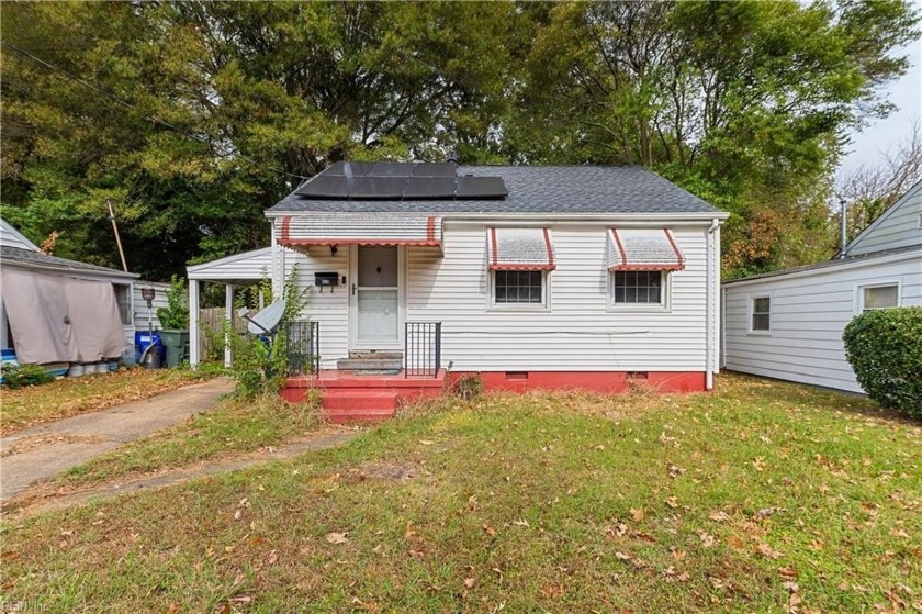 Quaint 2BD/1BA Ocean View Bungalow, blocks to the beach. Updates - Beach Home for sale in Norfolk, Virginia on Beachhouse.com