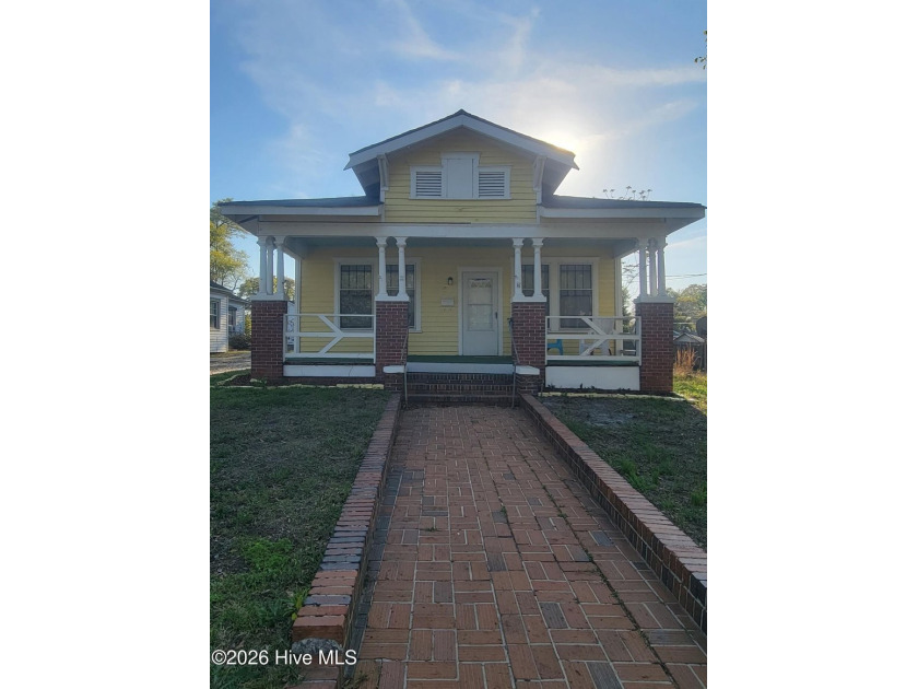 Prime Carolina Beach Rd location with easy access to downtown - Beach Home for sale in Wilmington, North Carolina on Beachhouse.com