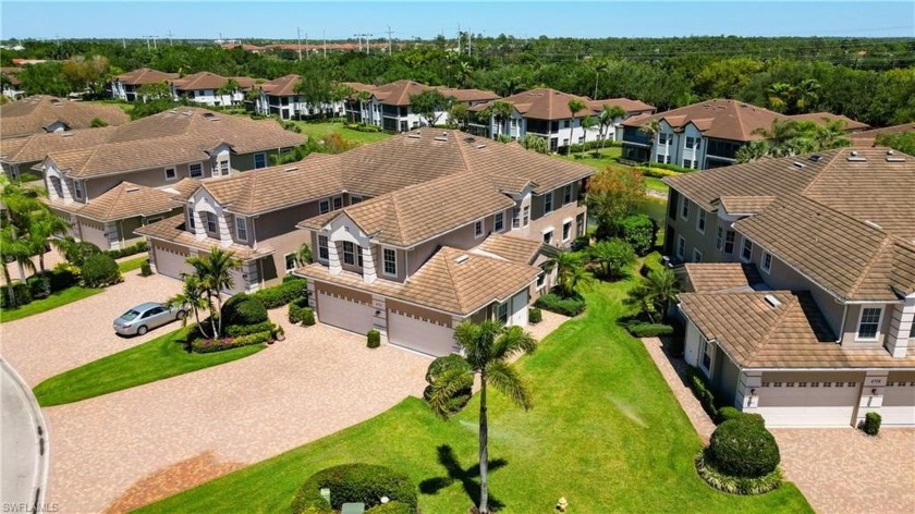 THIS BEAUTIFUL KENSINGTON CONDO HAS BEEN HIGHLY UPGRADED AND - Beach Condo for sale in Naples, Florida on Beachhouse.com