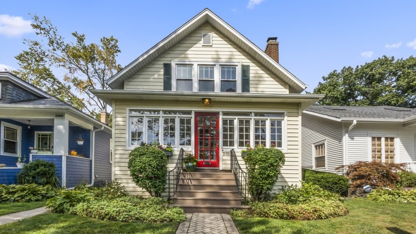 Stellar 3-bedroom Victorian farmhouse in desirable NW Evanston - Beach Home for sale in Evanston, Illinois on Beachhouse.com