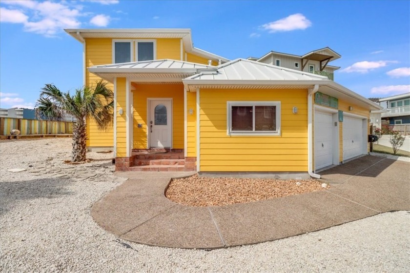 Location Location. This amazing freshly painted 3 bedroom 3.5 - Beach Home for sale in Port Aransas, Texas on Beachhouse.com