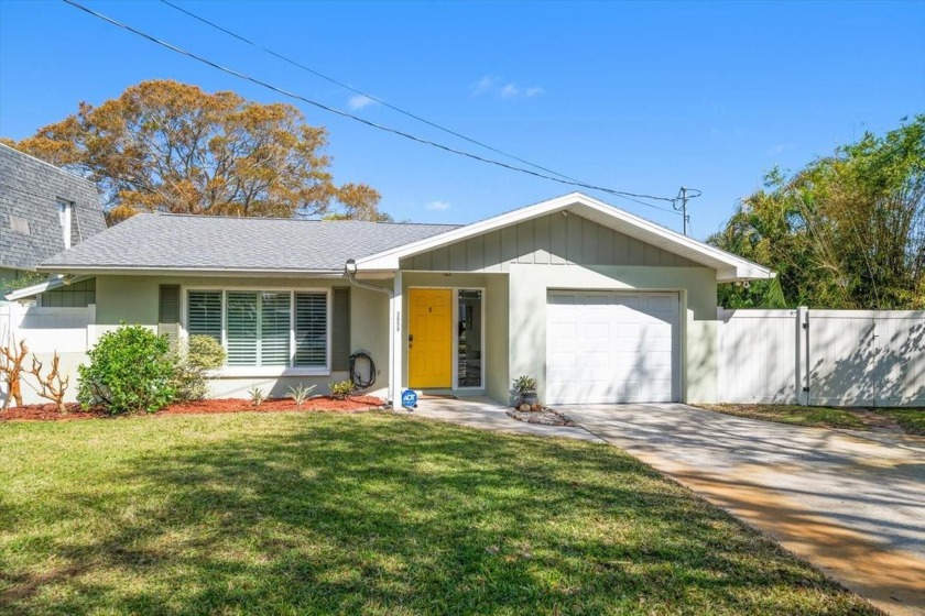Under contract-accepting backup offers. UPDATED, MOVE-IN READY - Beach Home for sale in Largo, Florida on Beachhouse.com