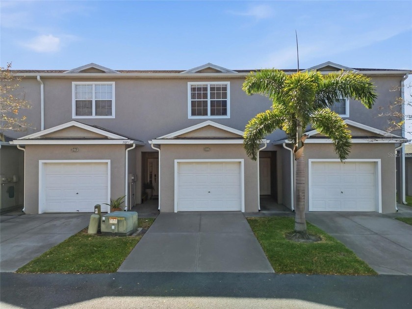 Welcome to this well-maintained townhome in the desirable Opal - Beach Townhome/Townhouse for sale in Largo, Florida on Beachhouse.com